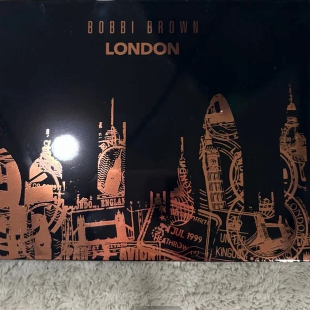 Bobbi Brown 2019 Destination Beauty Seoul Makeup Palette london
